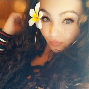 Meet your Posher, Alondra